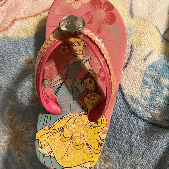 Disney princess  girl’s single shoe size 7/8 - Picture 1 of 4